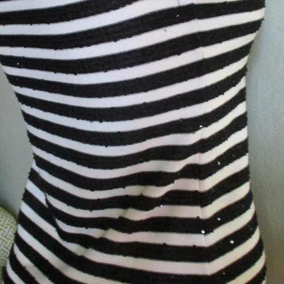 Women's Banana Republic Top Sequin Accents - Petite - Picture 6 of 9